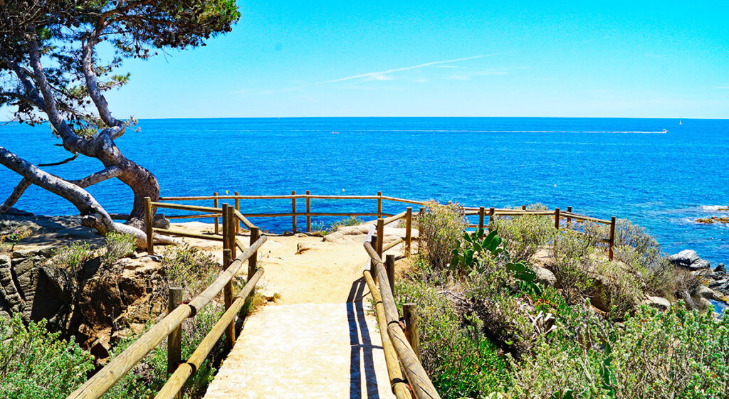 camino de ronda en otoño