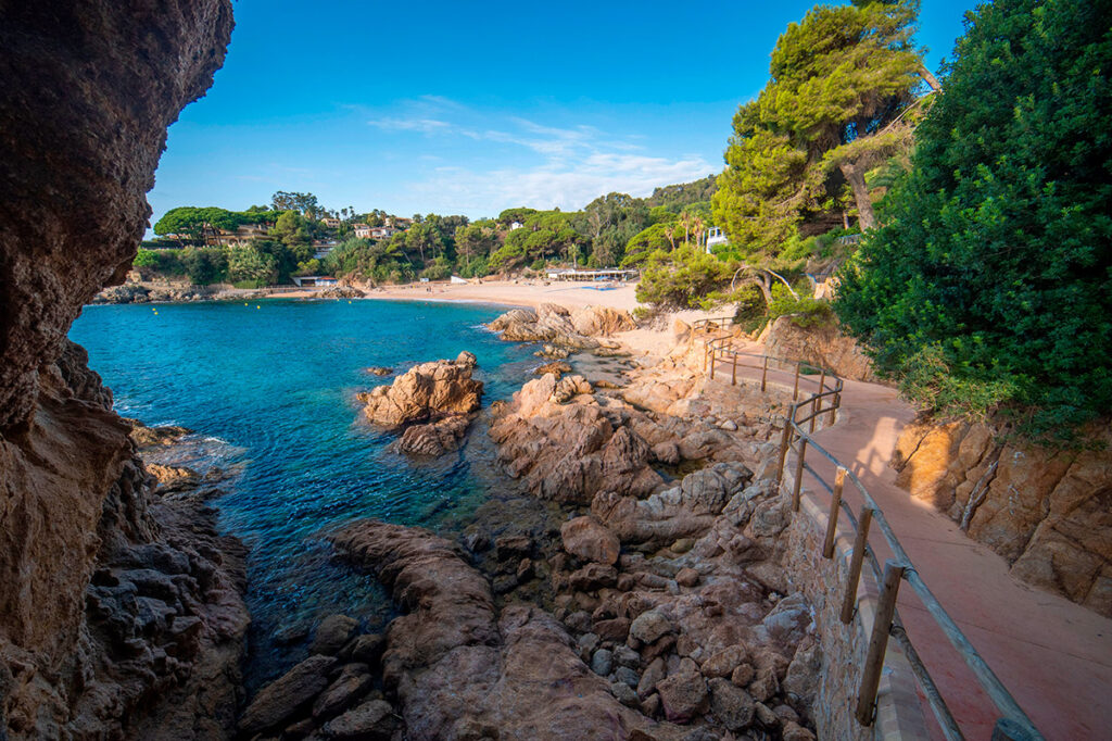 camino de ronda en otoño