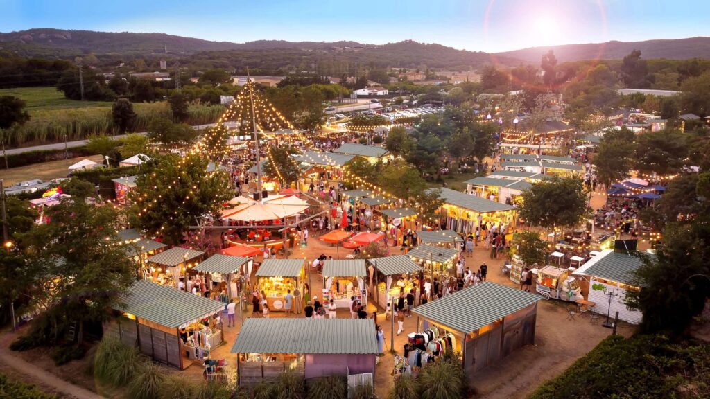 santa market y white summer